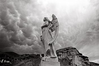 "Angel, Golden Gate"